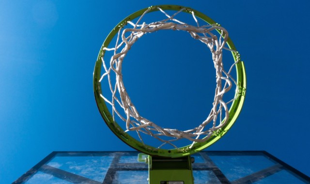 北京丢冠陈盈骏需背锅！三分52中14太铁 对比前两轮数据差距甚远