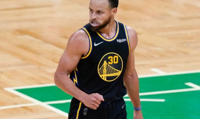 开云-库里不为年龄所困 表示勇士未来仍有冲冠能量